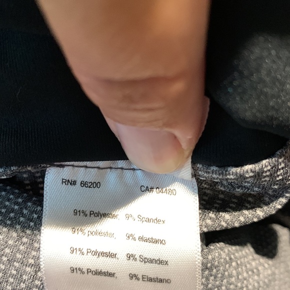 Medium ASICS shorts - Picture 8 of 9